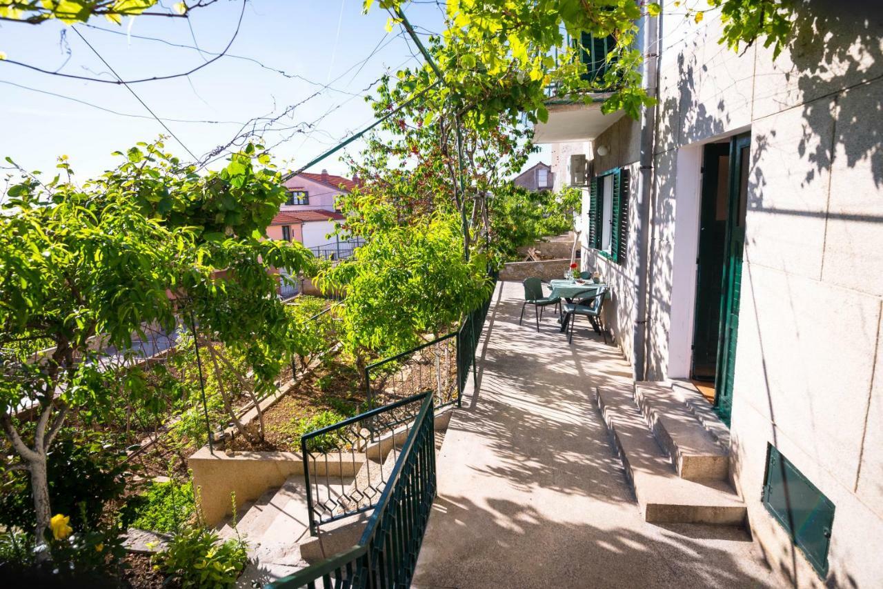 Korallion Apartment Sibenik Bagian luar foto